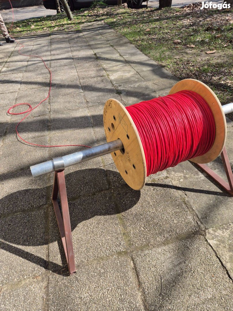 Kábeldob tartóletekerő