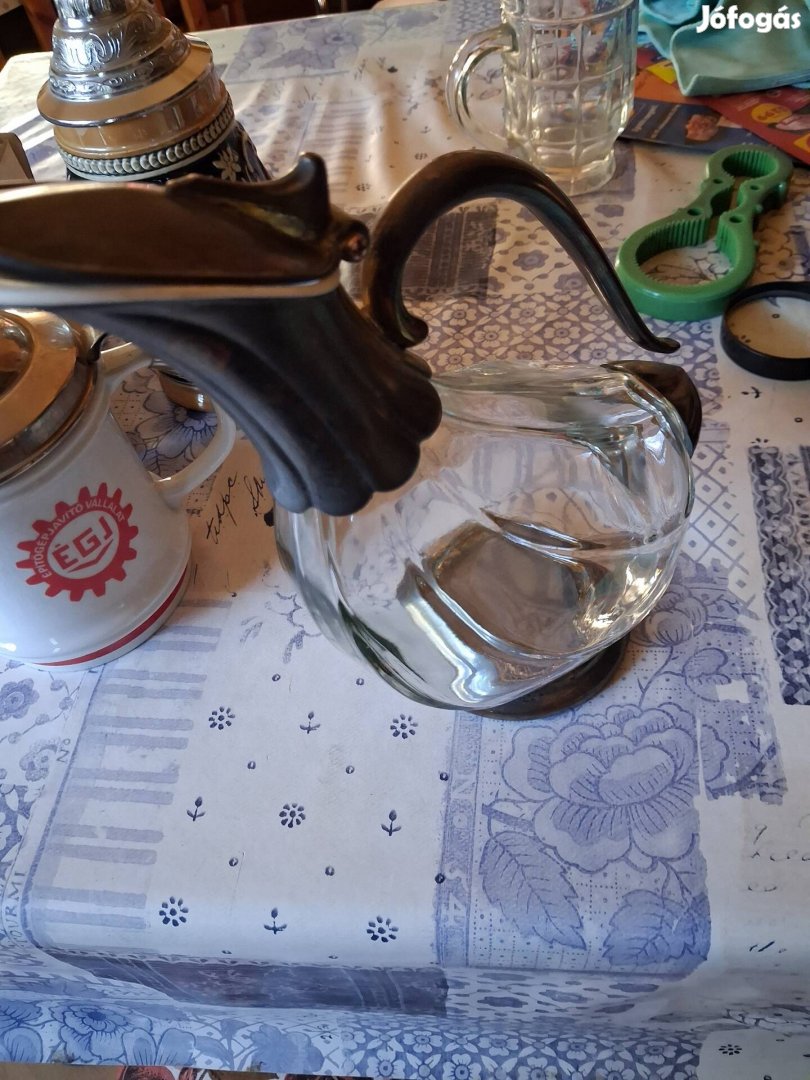 Kacsaszájú üveg kíöntő