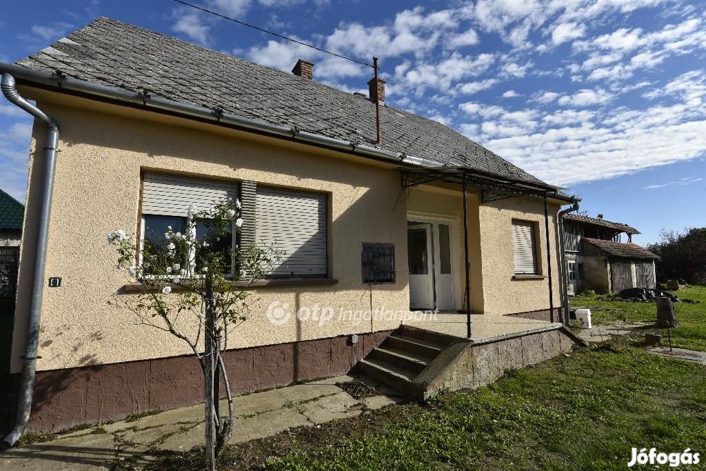 Kadarkúti eladó 96 nm-es ház