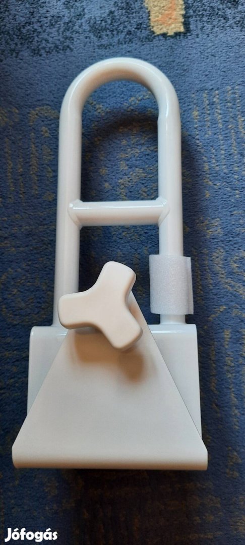 Kadra felszerelhető kapaszkodó dobozaban eldó