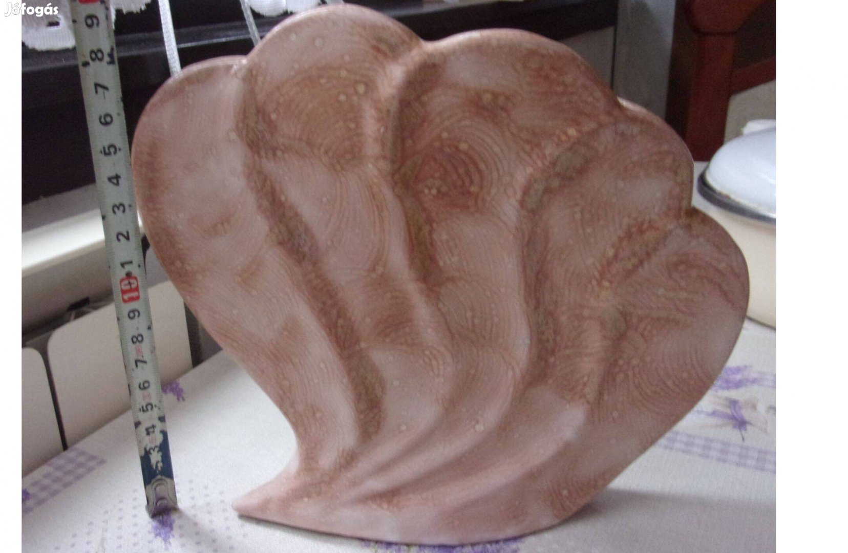 Kagyló Váza dísztárgy Újpest központ közelében a tetején