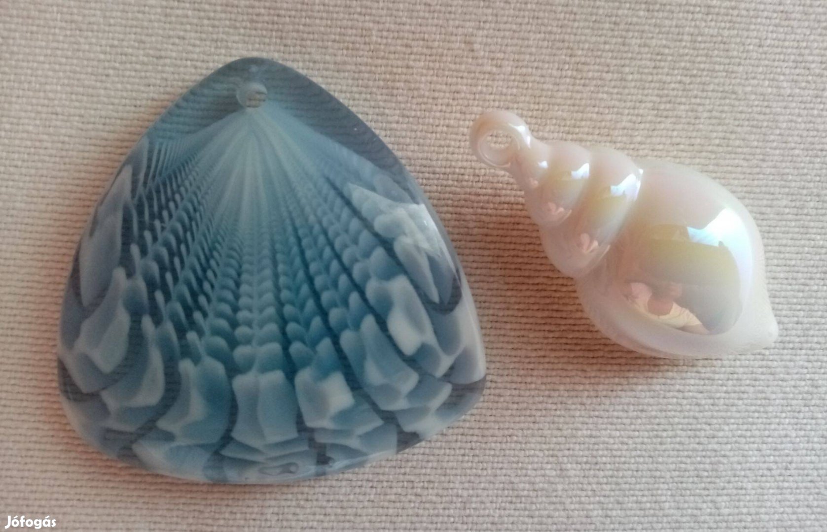 Kagyló és csiga medál 2 db akril függődísz