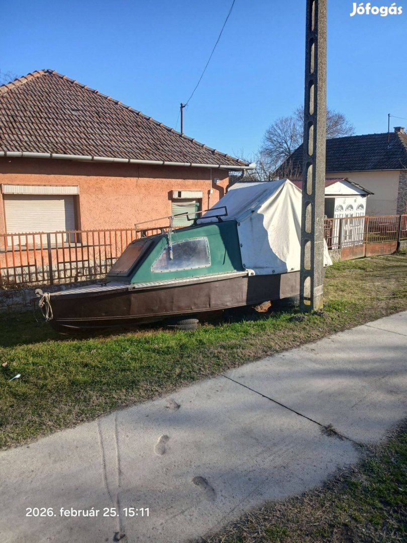 Kajütös aluminium csónak hajó