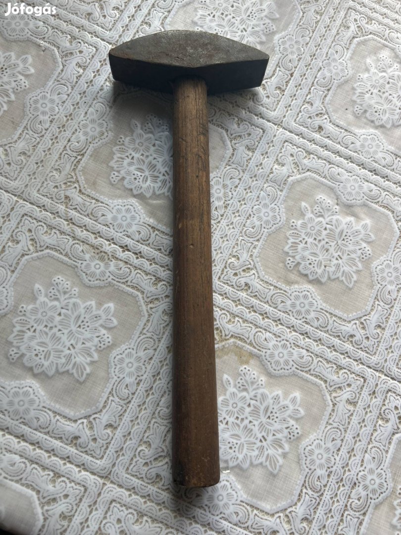 Kalapács 27 cm nyéllel