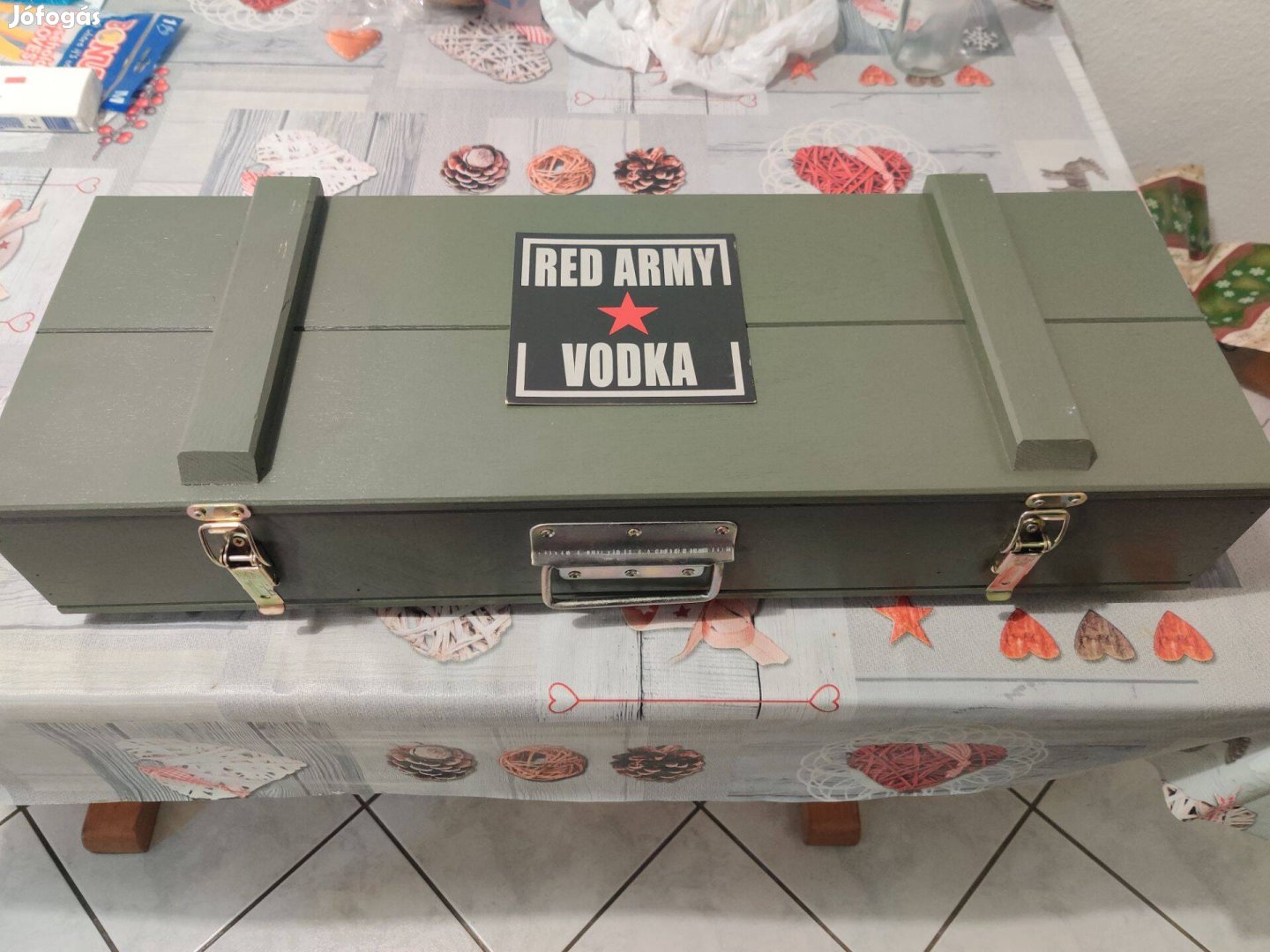 Kalaschnikow Red Army Vodka díszdoboz (ital nincs benne)