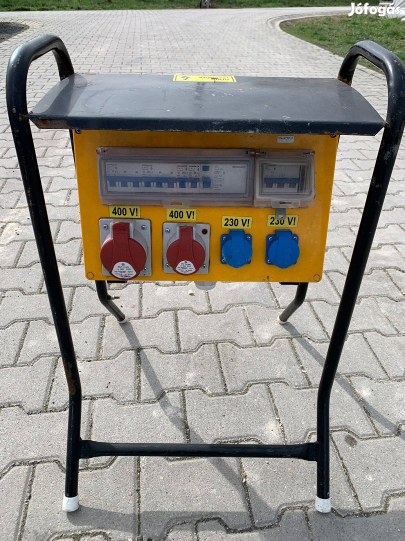 Kalocsa szekrény,felvonulási, ideiglenes szekréy