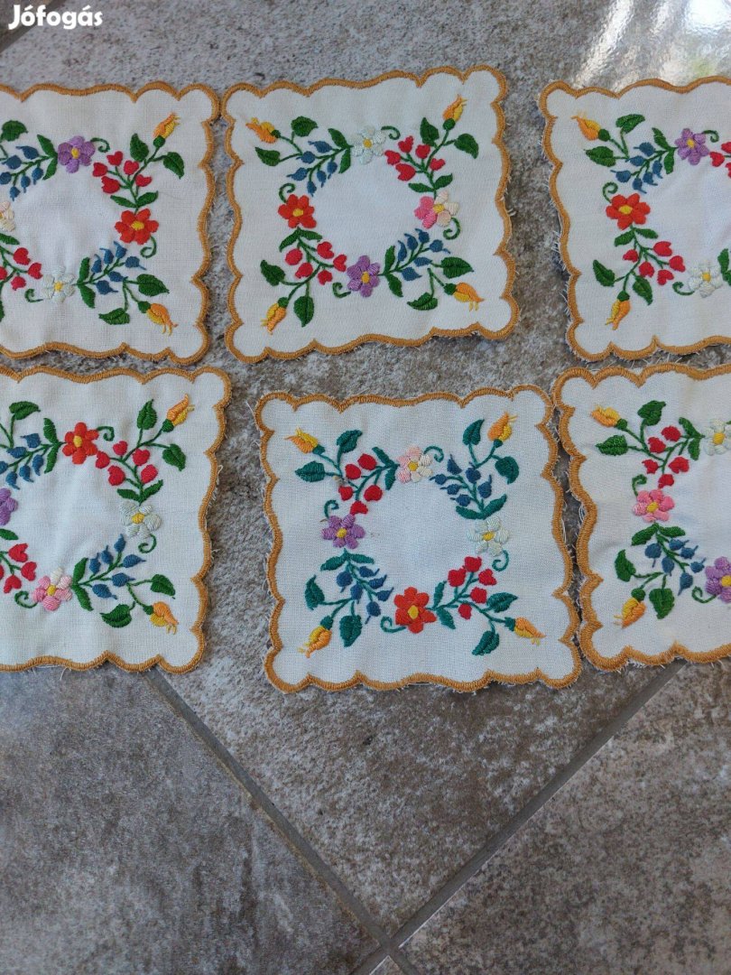 Kalocsai himzett teritők