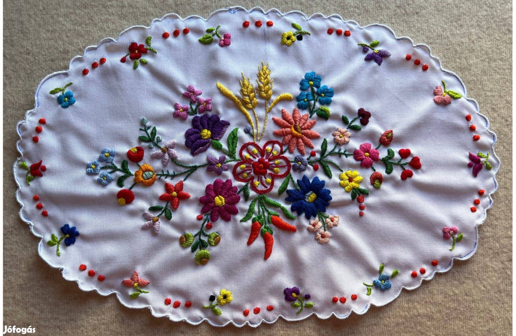 Kalocsai ovális terítő 39x25 cm hímzés