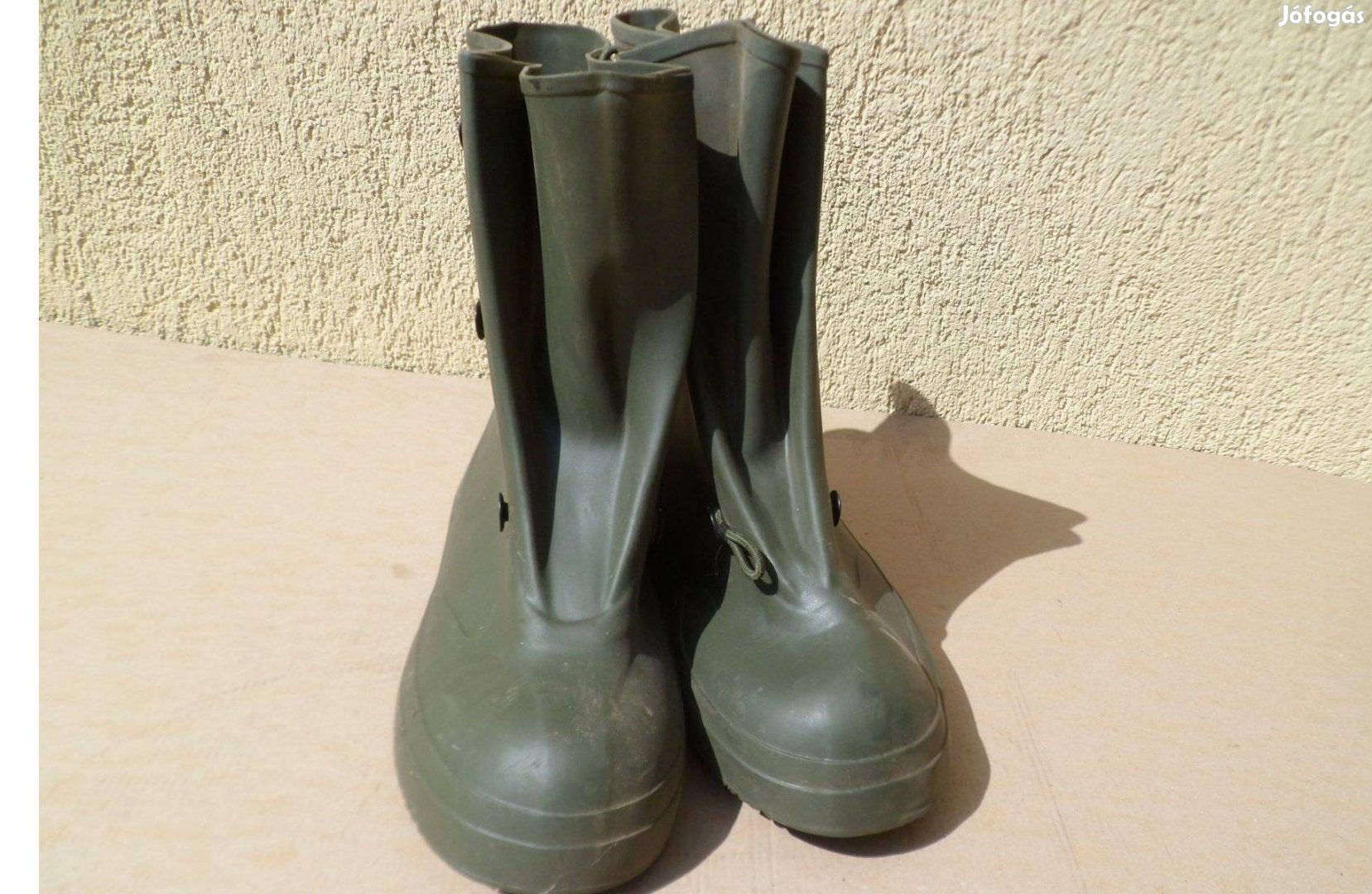 Kalucsni, gumicsizma, hótaposó