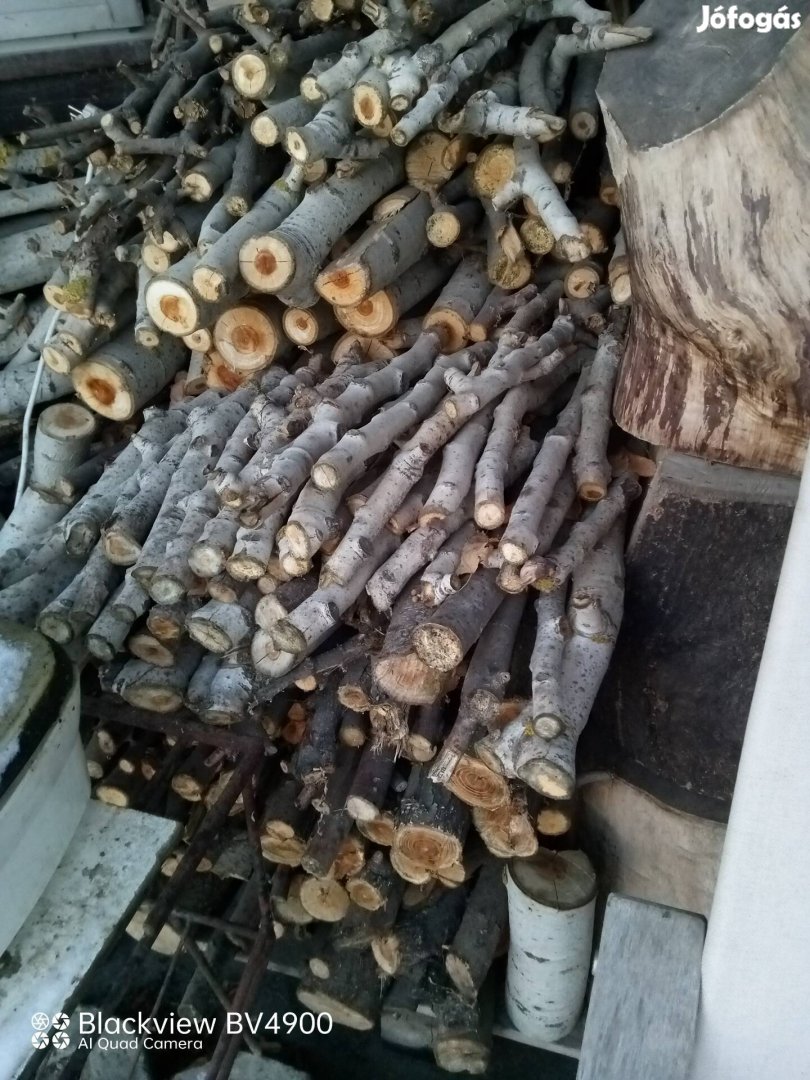 Kályhakész fa hasábfa