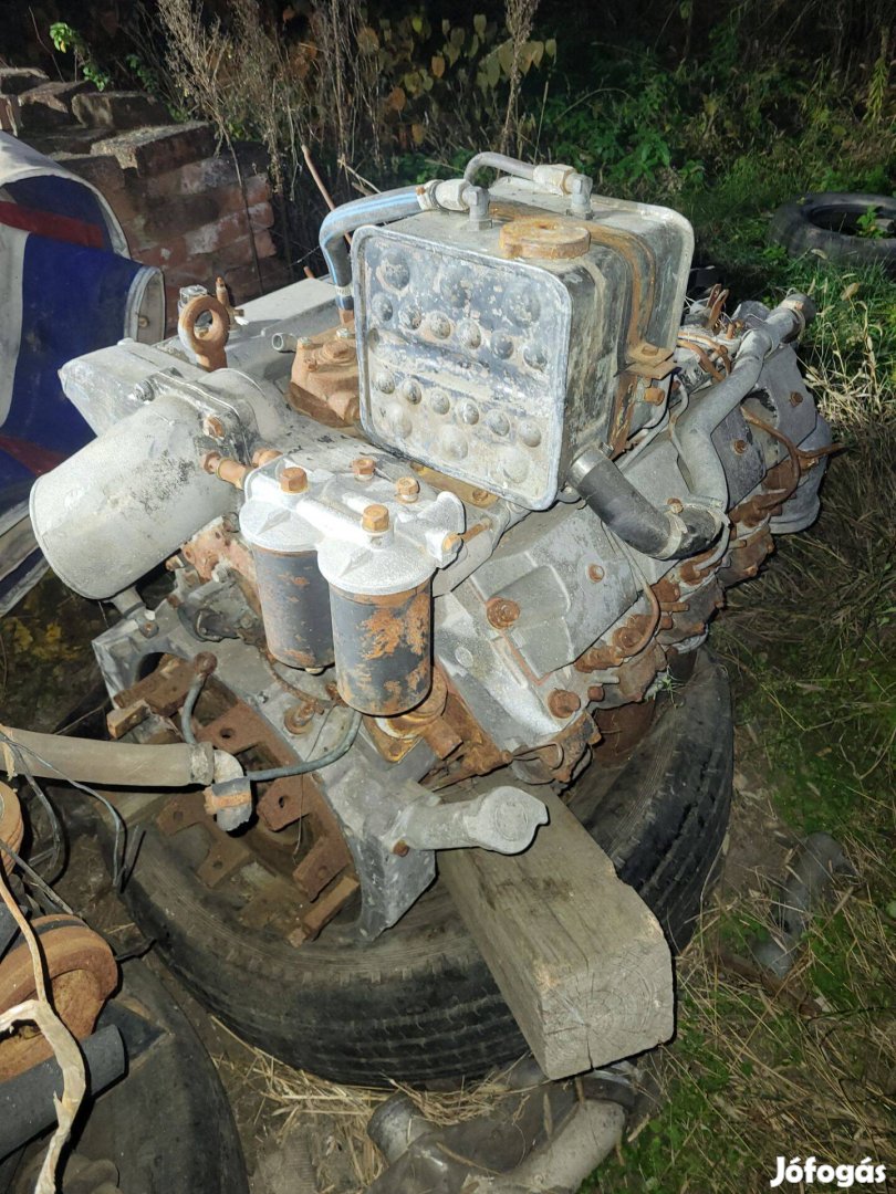 Kamaz V8 szívó motor