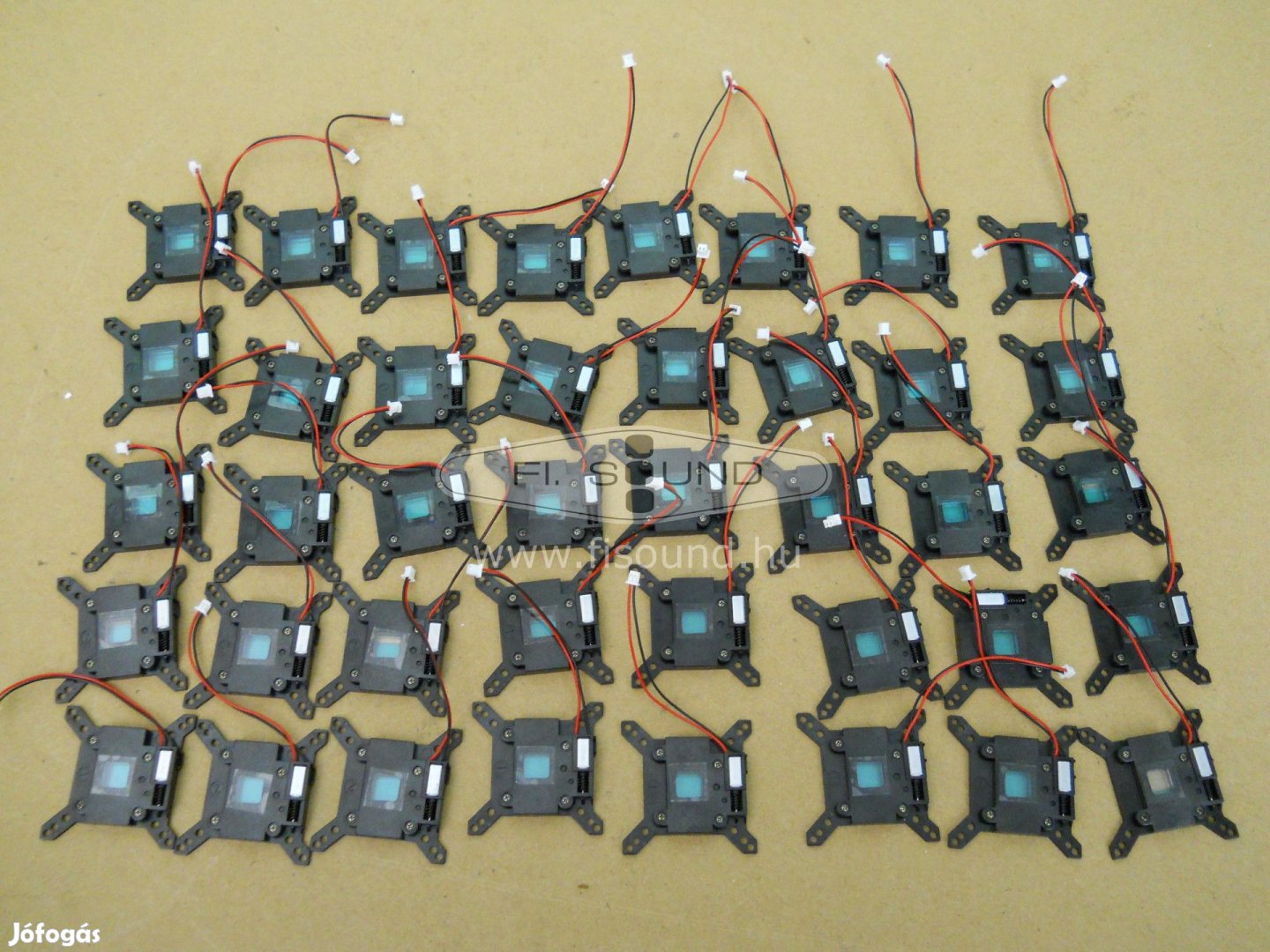 Kamera motoros fényszóró modul. 40 db van egyben