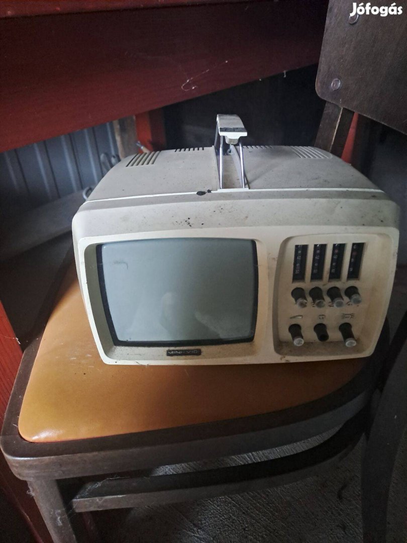 Kamionba mini tv müködő