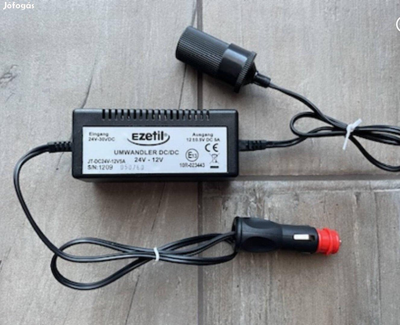 Kamionos áramátalakító adapter 24V - 12V