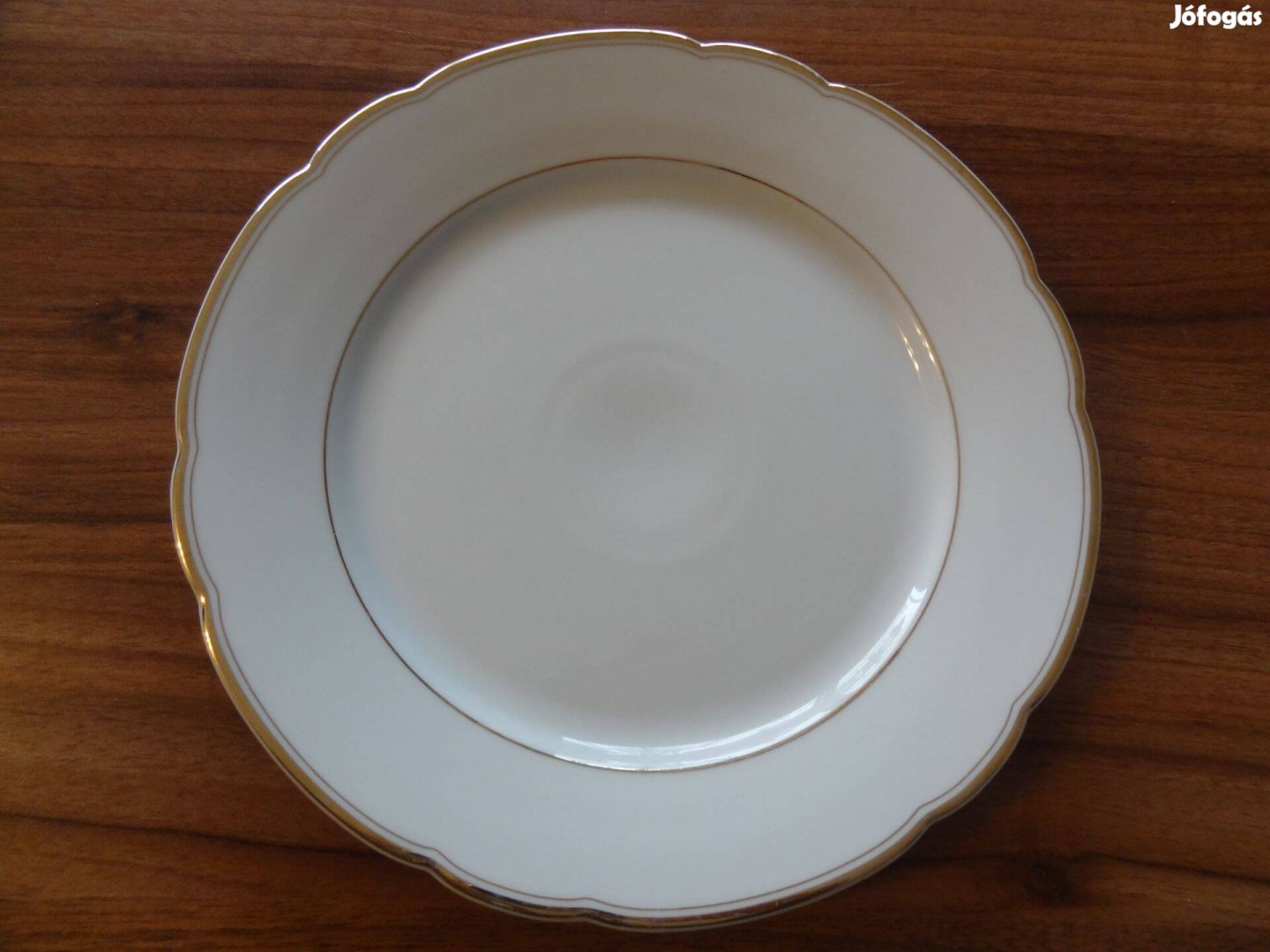 Kamla aranyozott porcelán süzeményes tányér