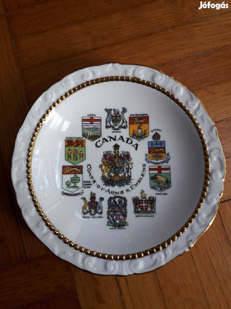 Kanadai címerekkel, angol "Paragon" porcelán hamutartó