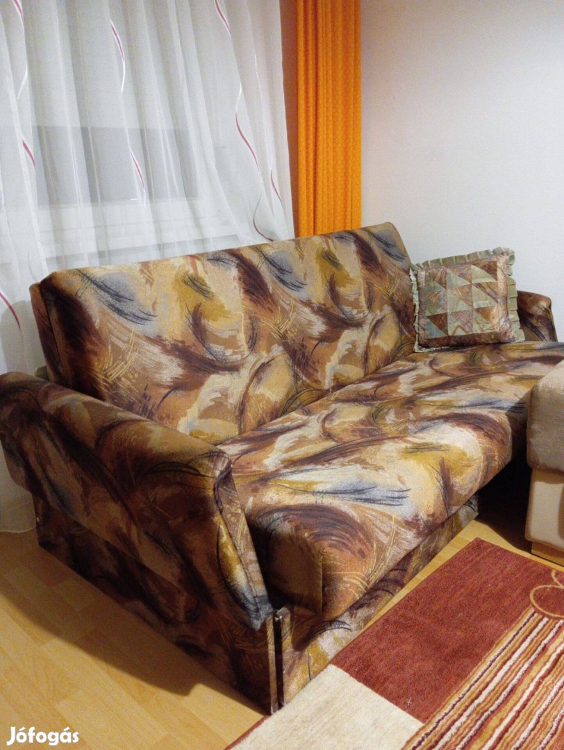 Kanapé, fotelek, asztal