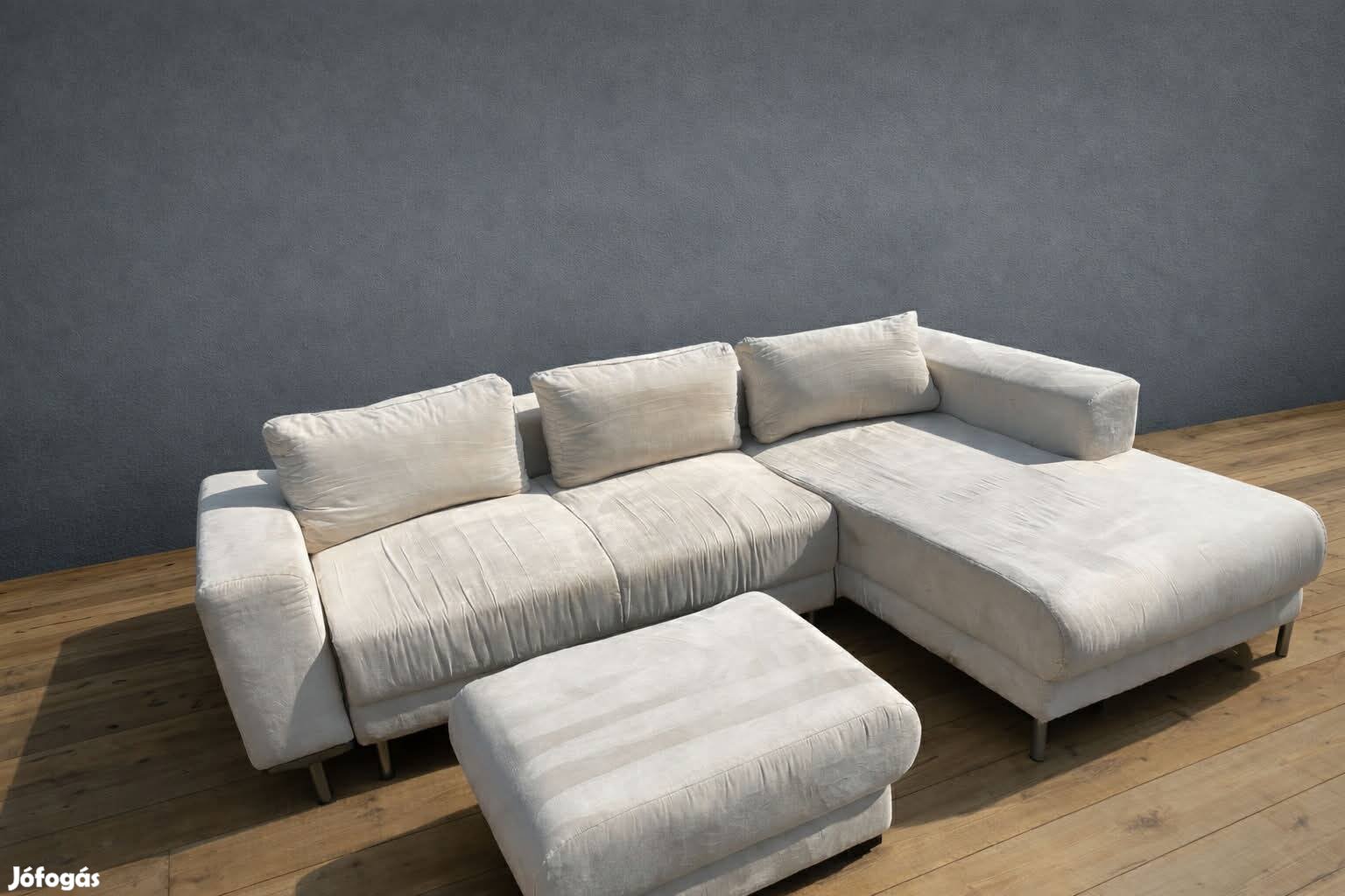 Kanapé ágyfunkcióval