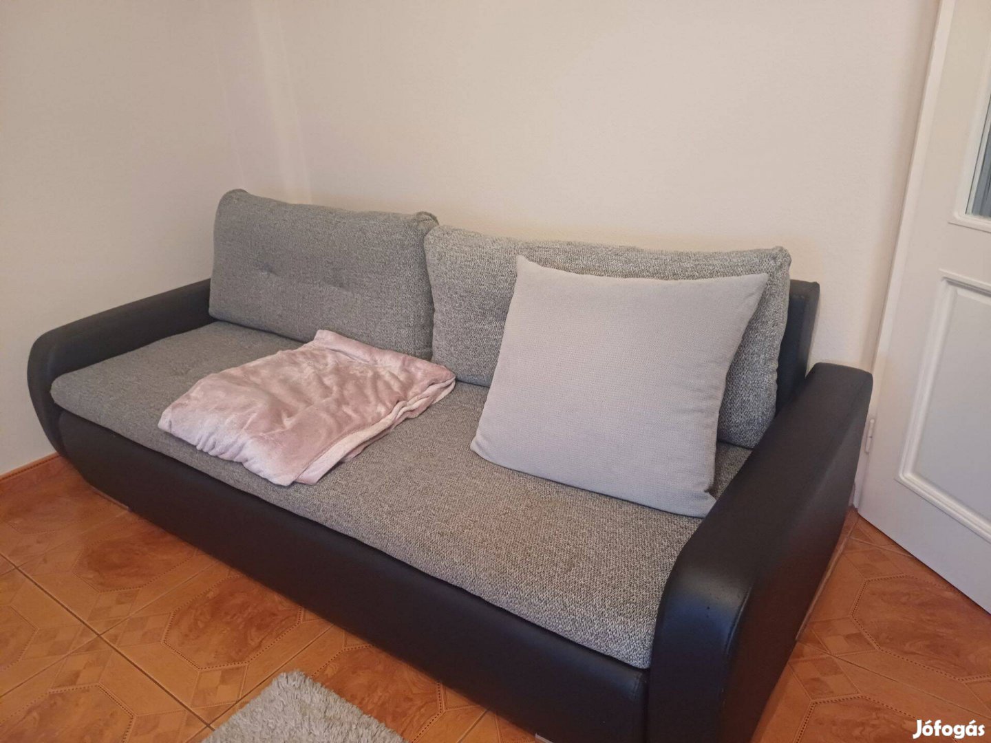 Kanapéăgy kihúzható