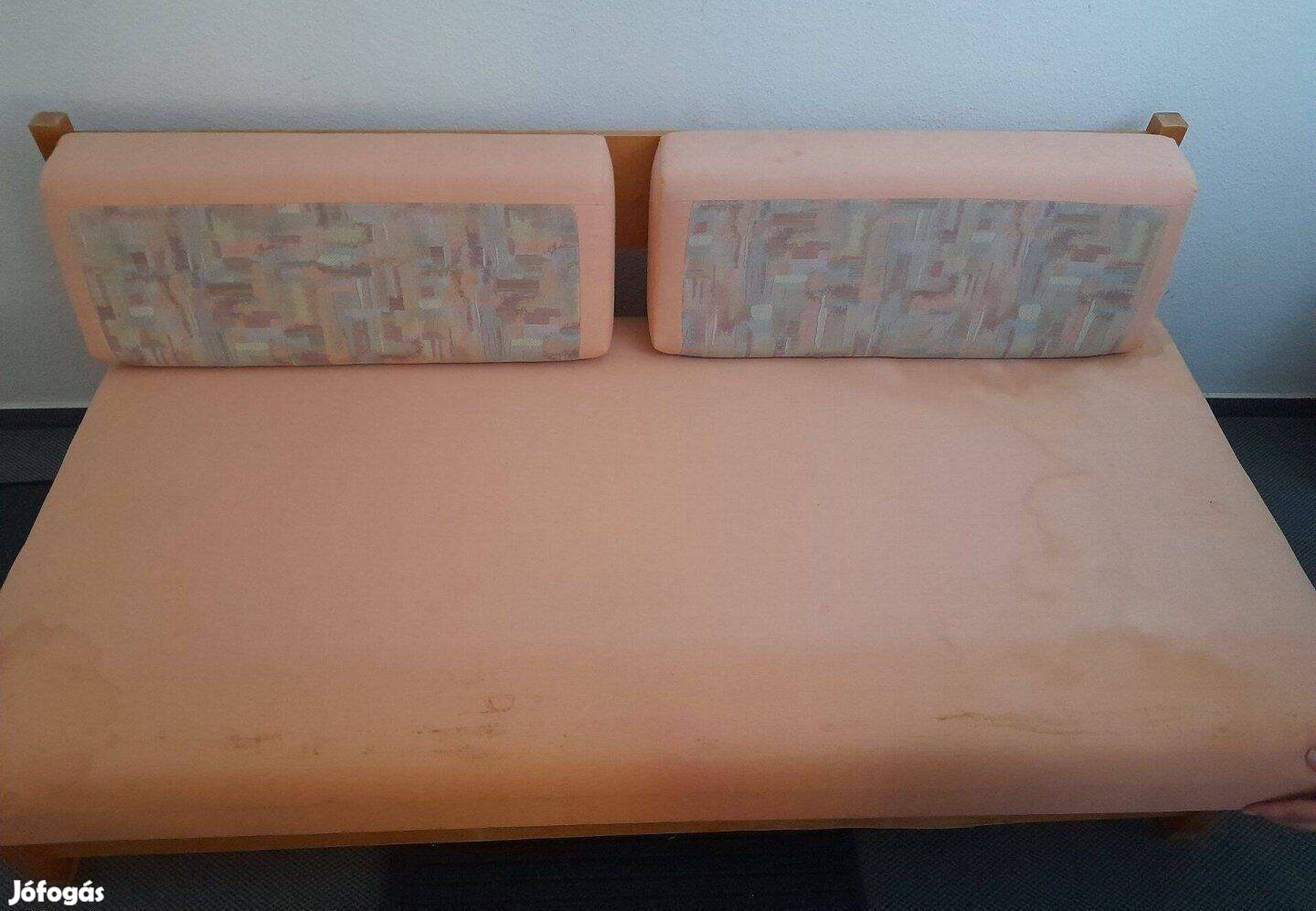 Kanapé gyerek ágy heverő retro