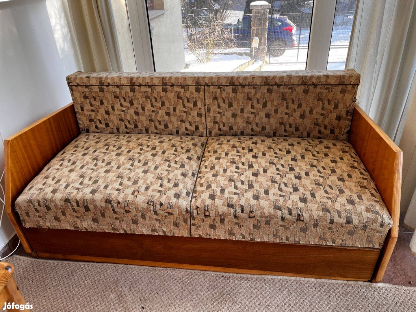 Kanapéágy ágyneműtartóval