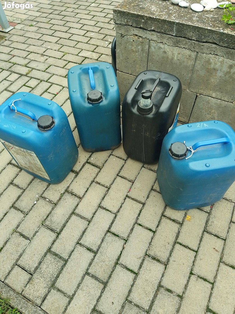 Kanna , hordó üzemanyagos 4 db olcsón eladó 20l