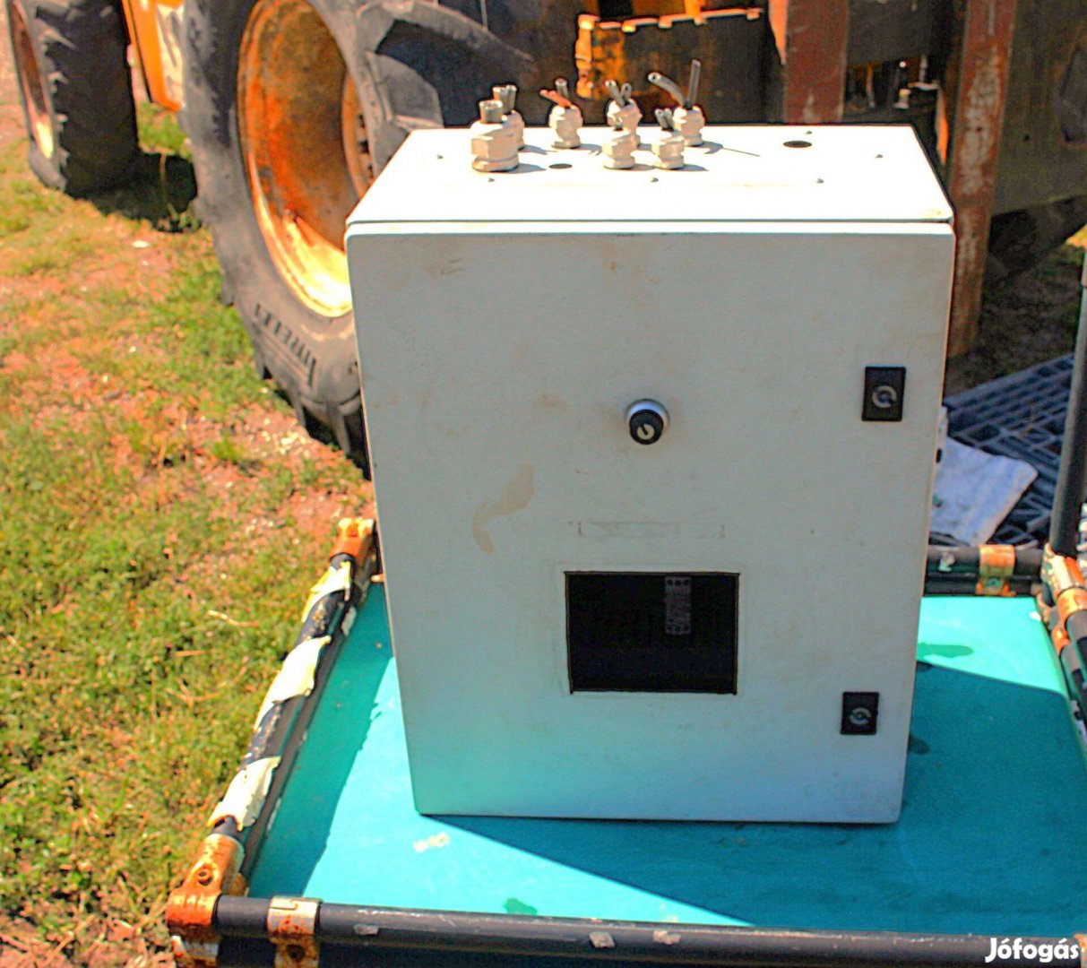 Kapcsolószekrény kötődoboz fali 1 ajtós Schneider 7190