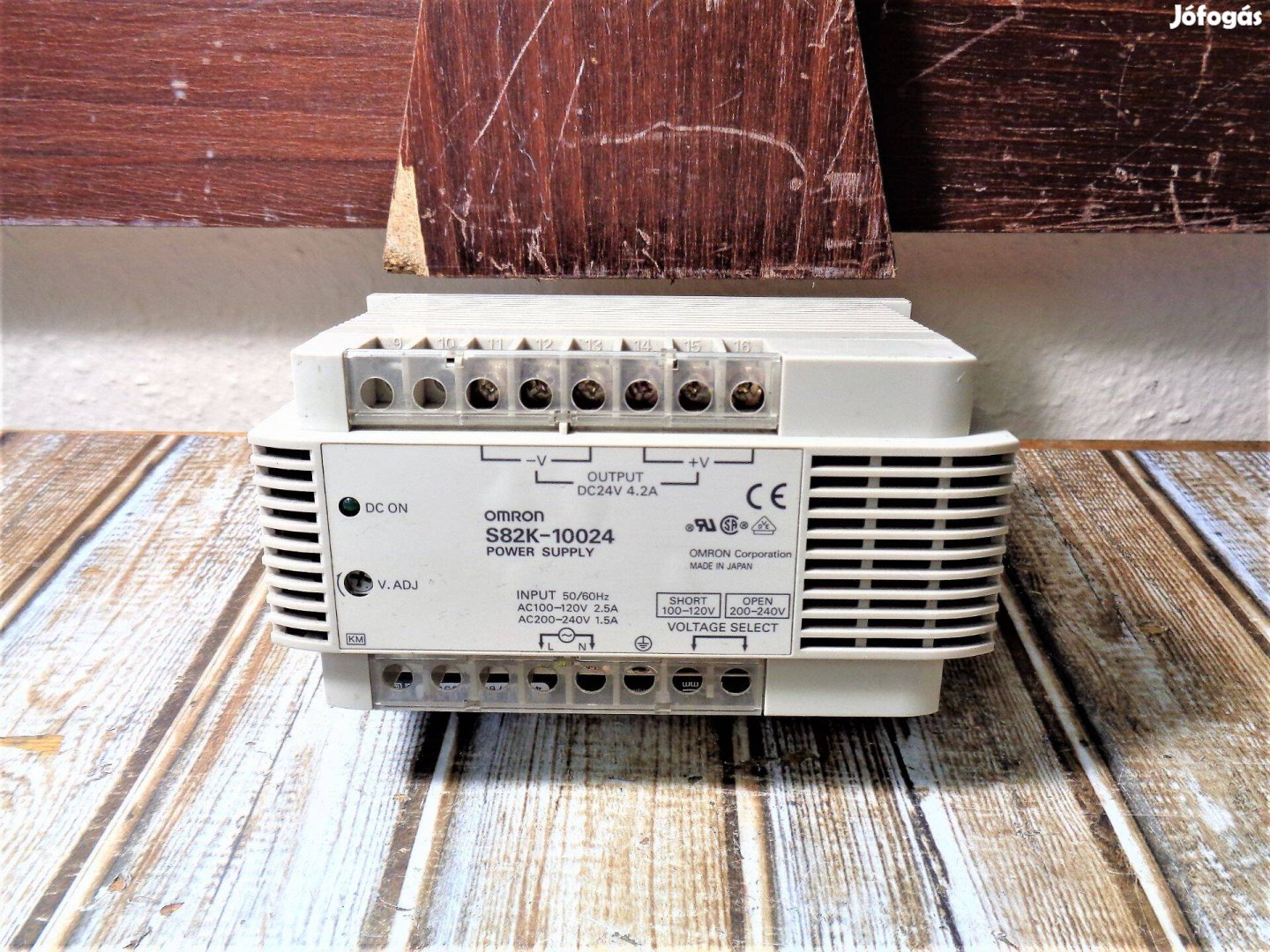 Kapcsolóüzemű tápegység 100W Omron ( 6467 )