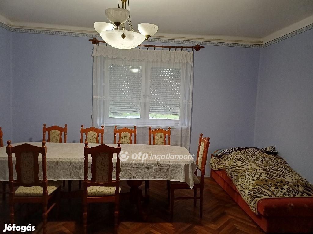 Kápolnai eladó 113 nm-es ház