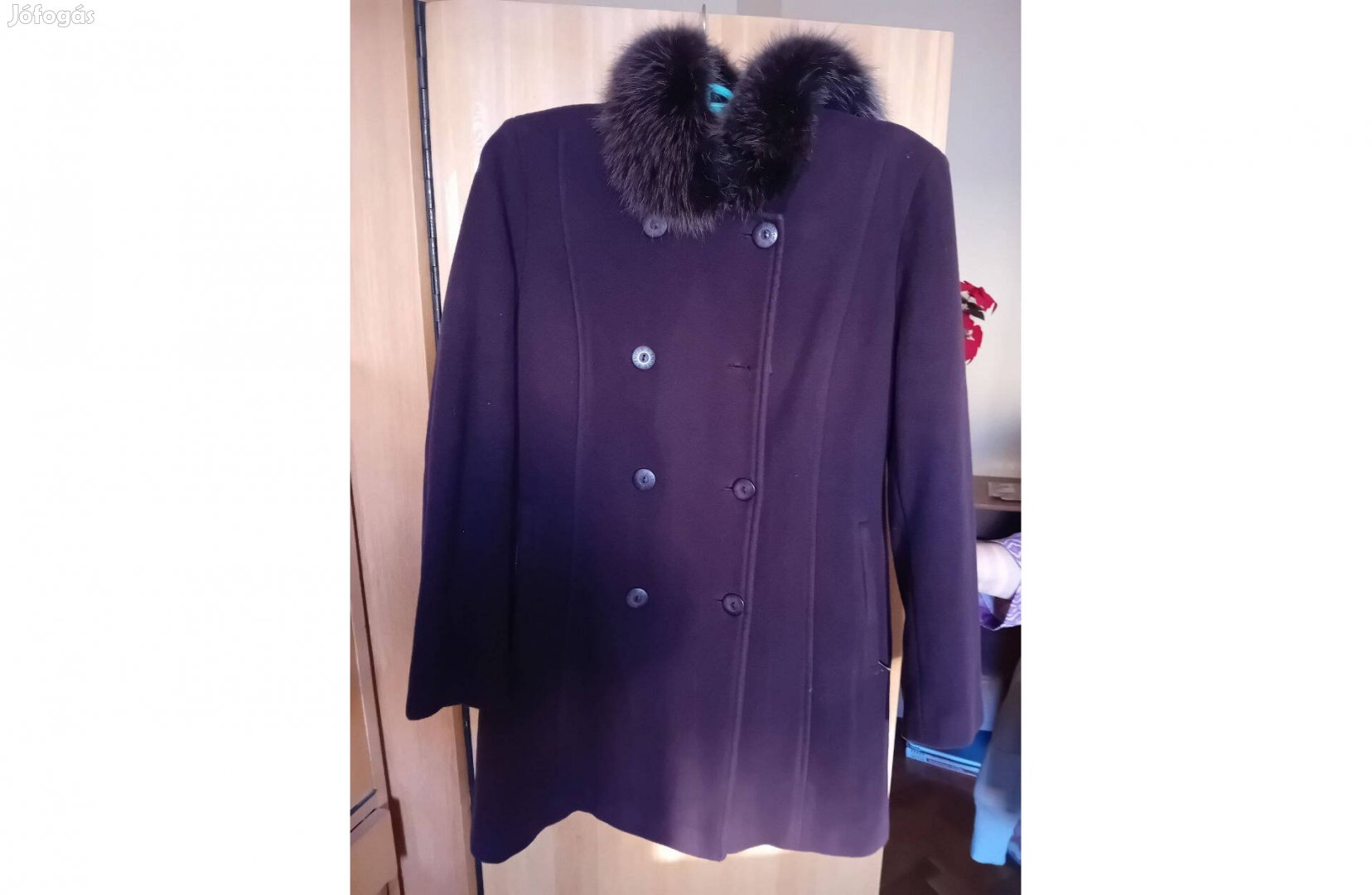 Kapucnis télikabát eladó