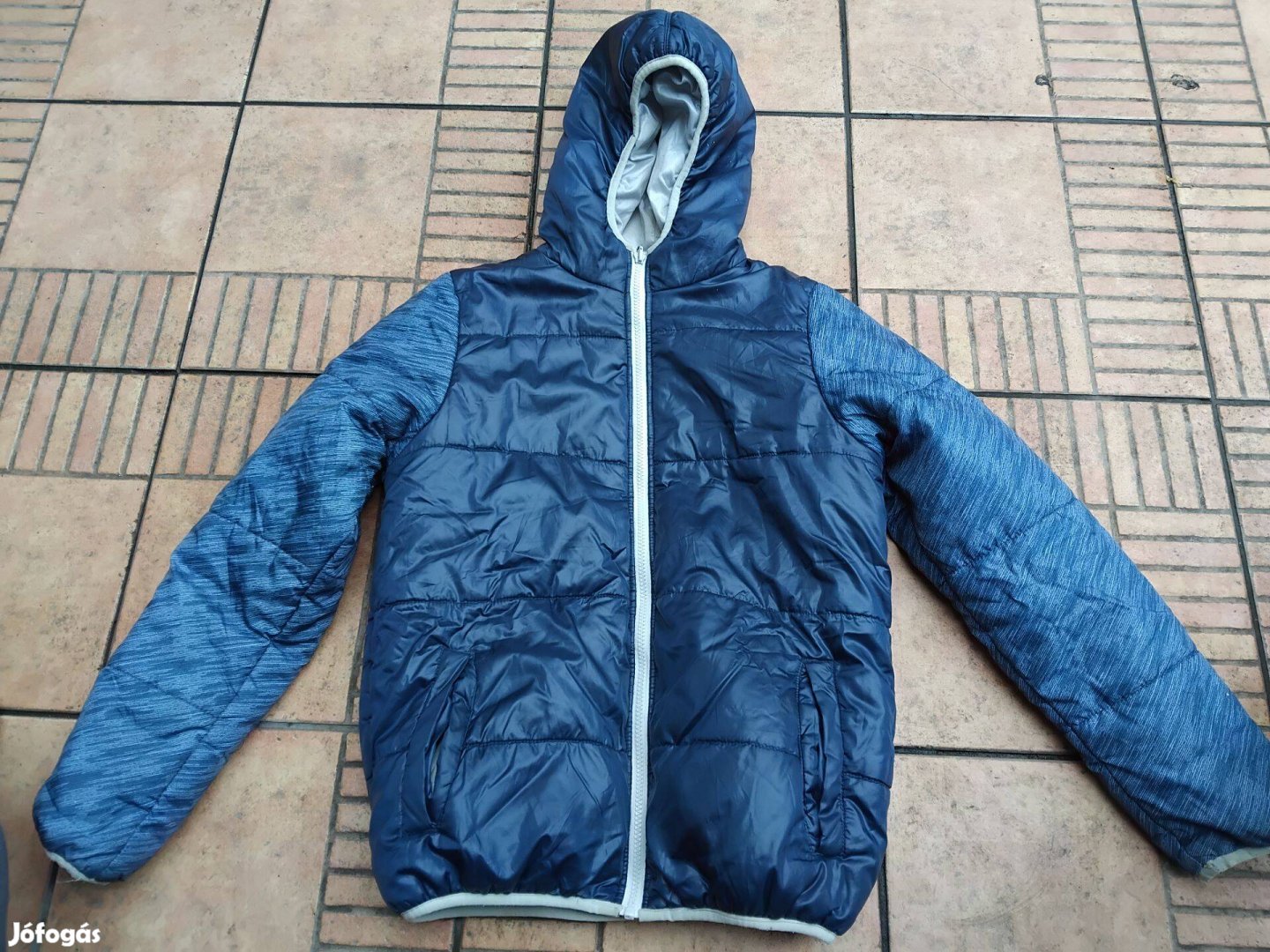 Kapucnis vízálló dzseki téli kabát S M