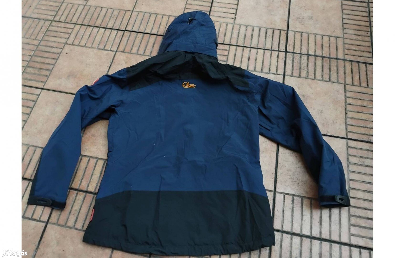 Kapucnis vízálló kabát 40 42 L