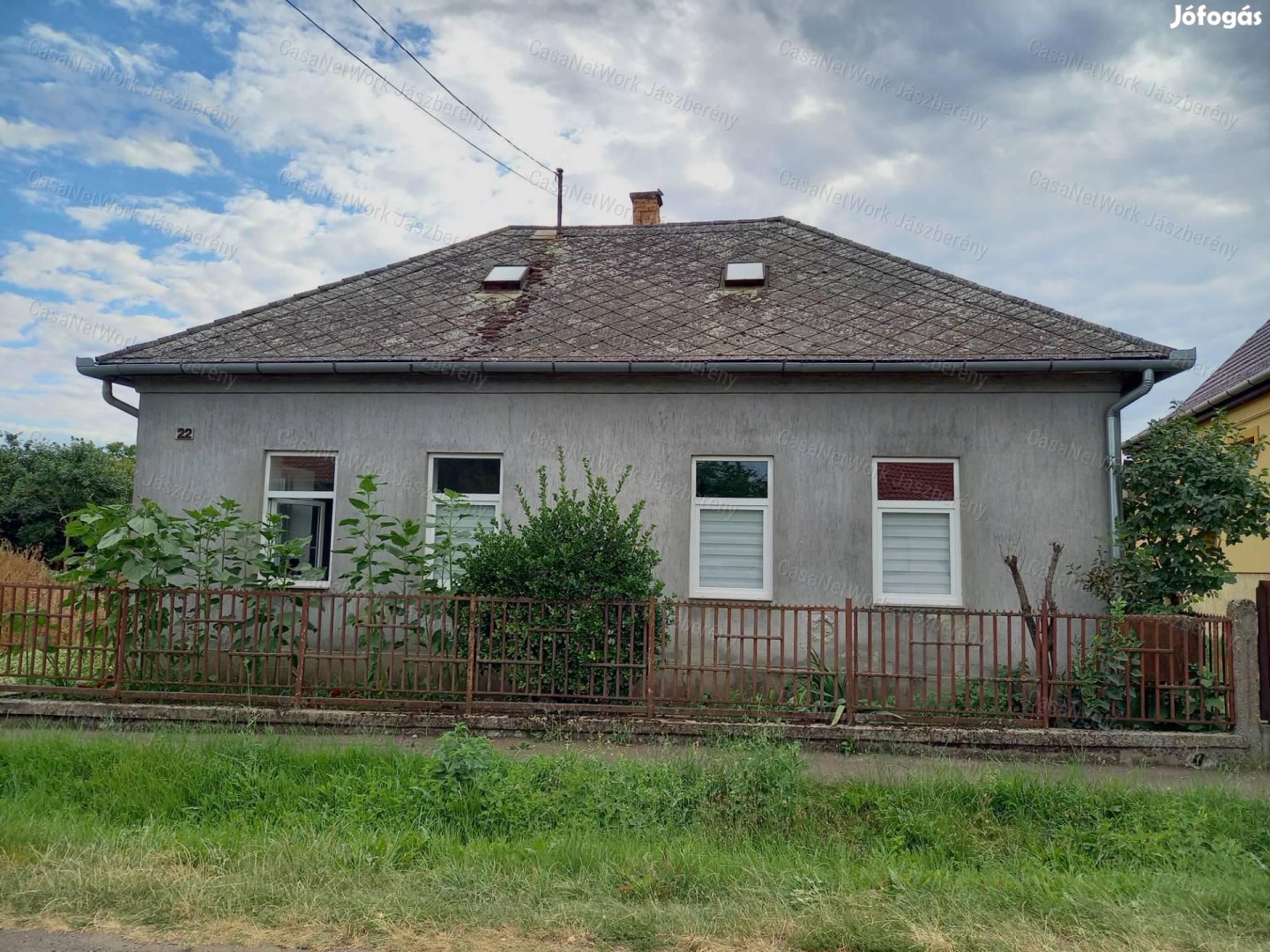 Karácsondon eladó egy 94 nm-es 4 szobás felújított családi ház