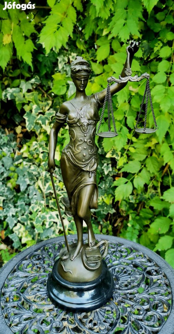 Karácsonyi ötletek - Justitia, az igazság Istennője  