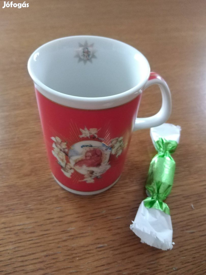 Karácsonyi porcelán bögre betlehemi díszítéssel