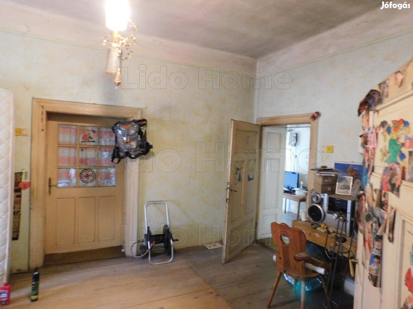 Karád centrumában családi ház eladó!