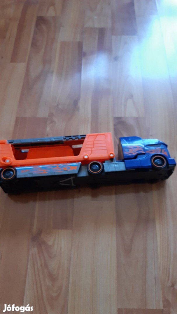 Karambol kamion - Hot Wheels