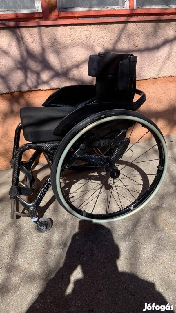 Karbon vázas Aktív kerekes szék 42cm