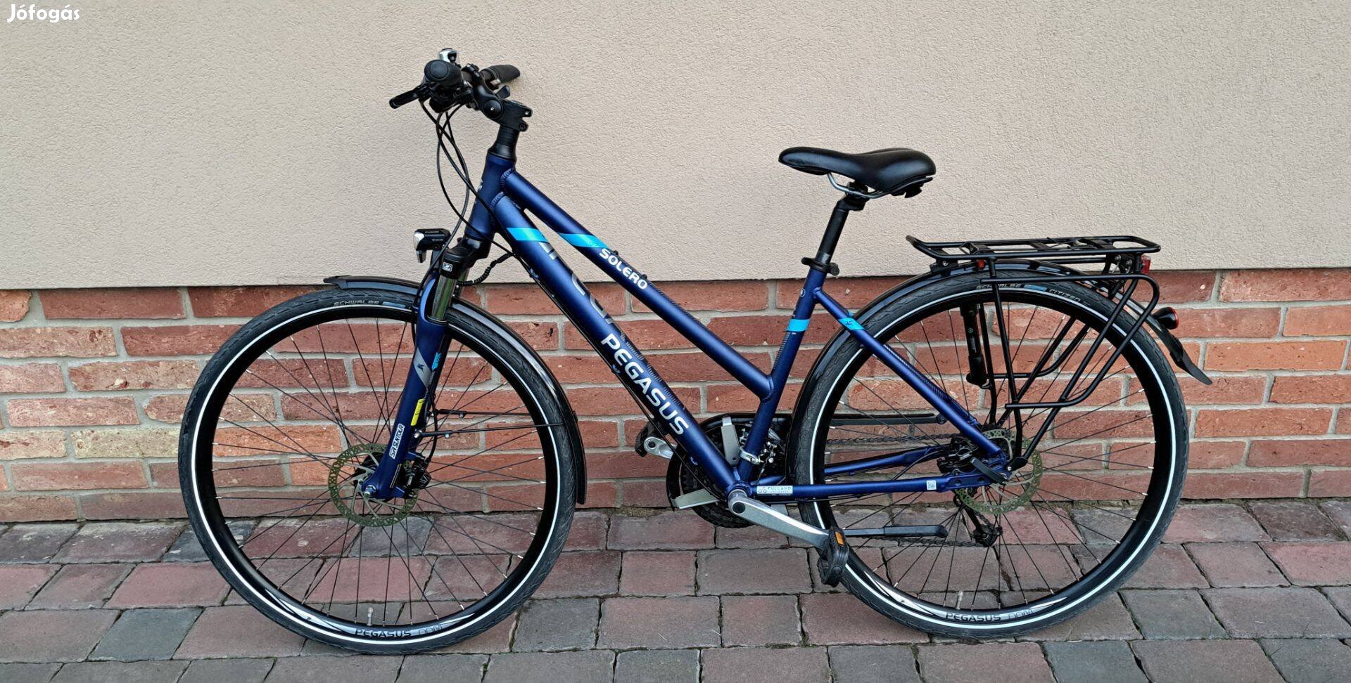 Karcmentes Pegasus Solero Disc 28 tárcsafékes alu trekking kerékpár