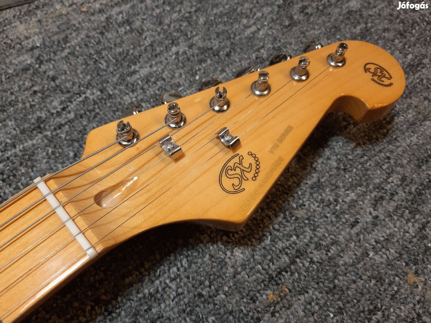 Karcmentes SX stratocaster elektromos gitár ajándék tokkal