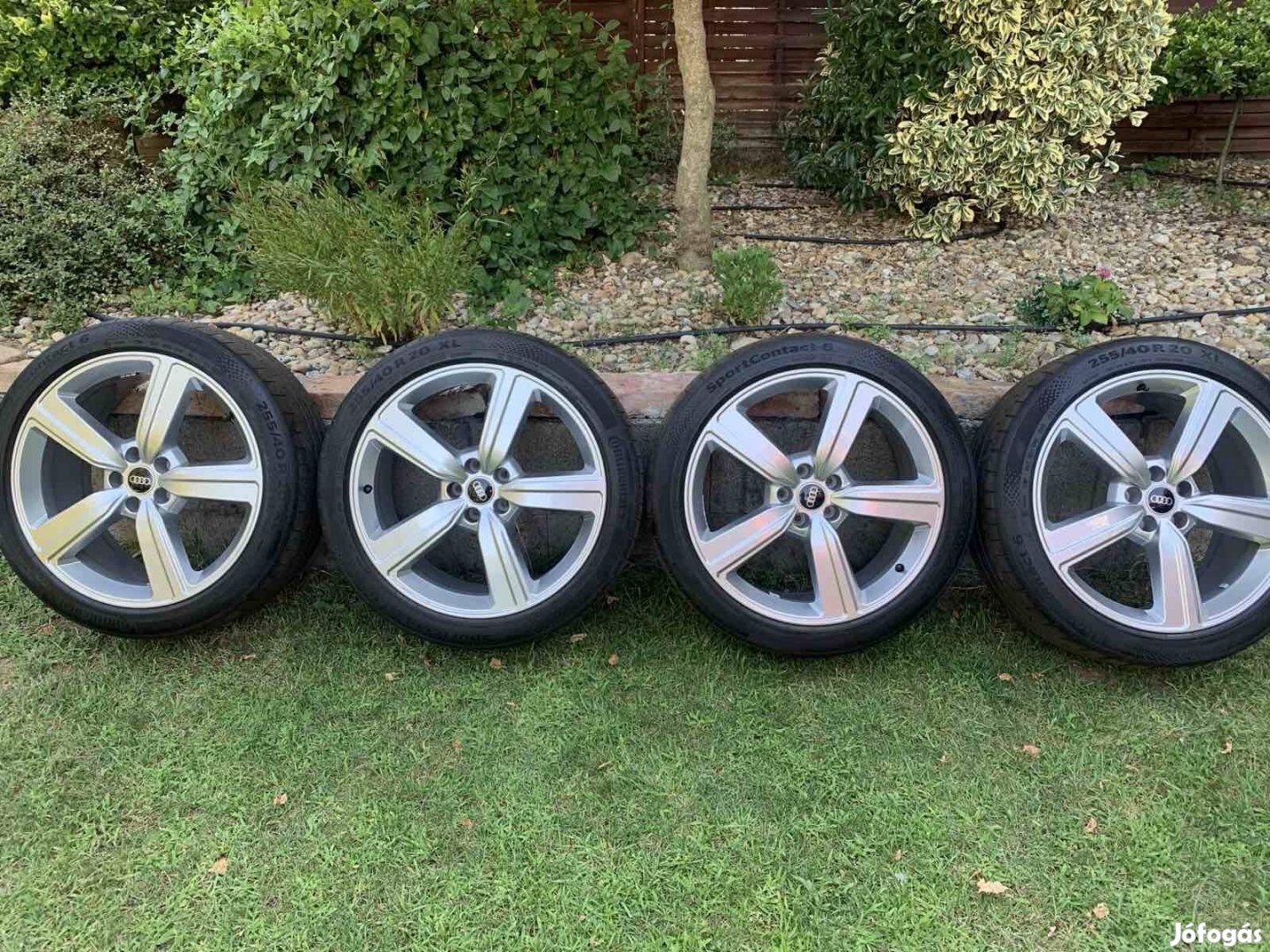 Karcmentes gyári Audi E-Tron 5x112 20col 250e/4db