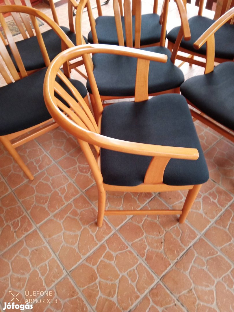 Karfás keményfa szék