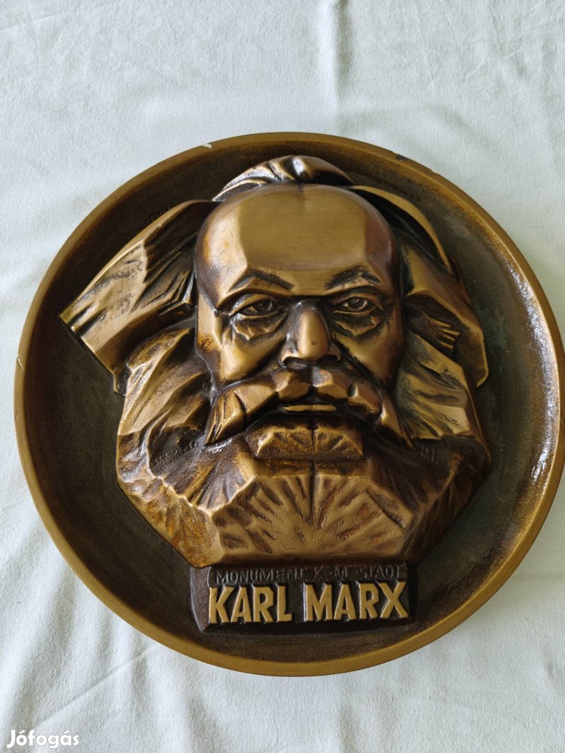 Karl Marx porcelán falidísz 32 cm