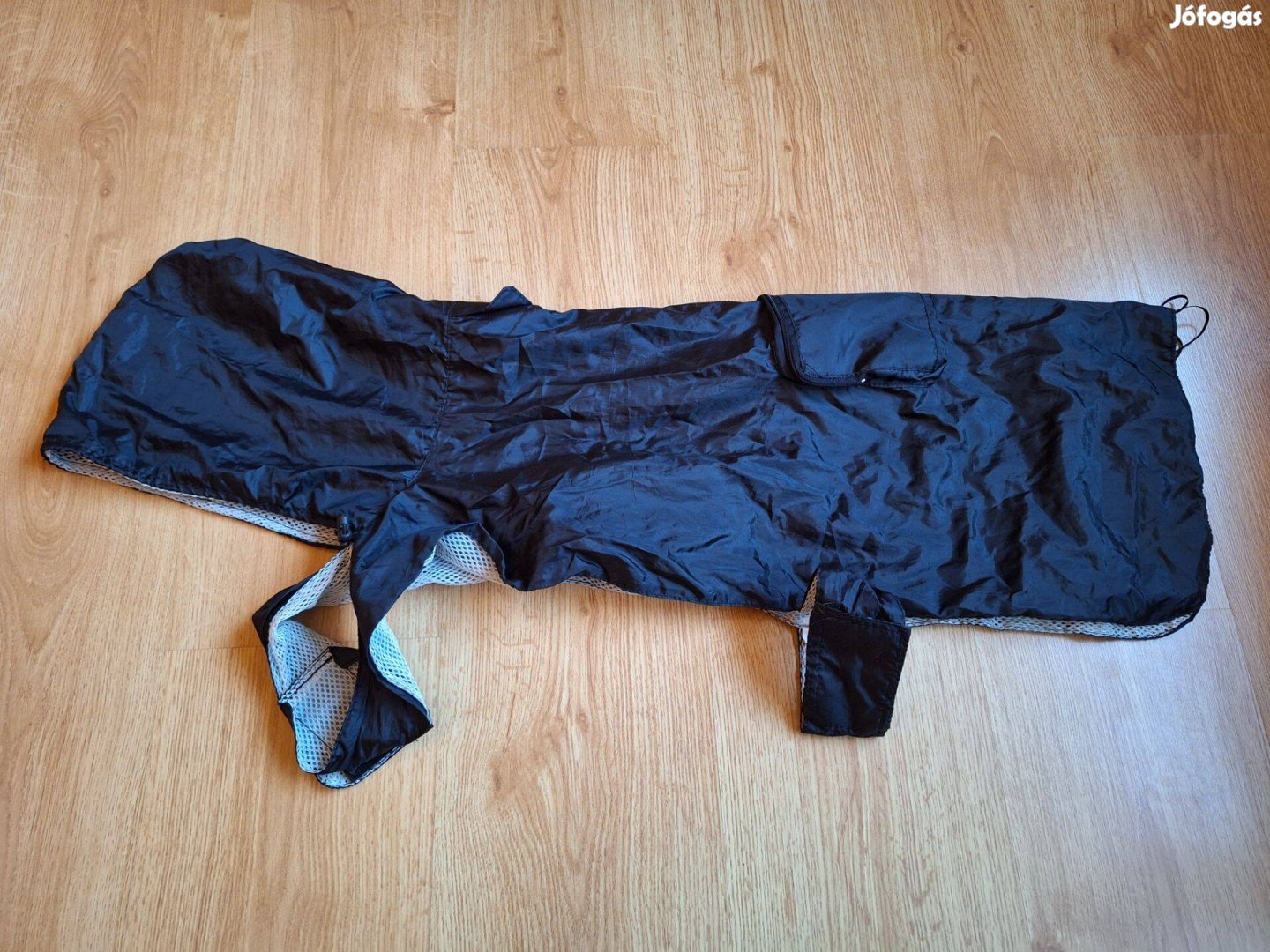 Karlie kapucnis fekete eső / szélkabát középtermetű kutyára