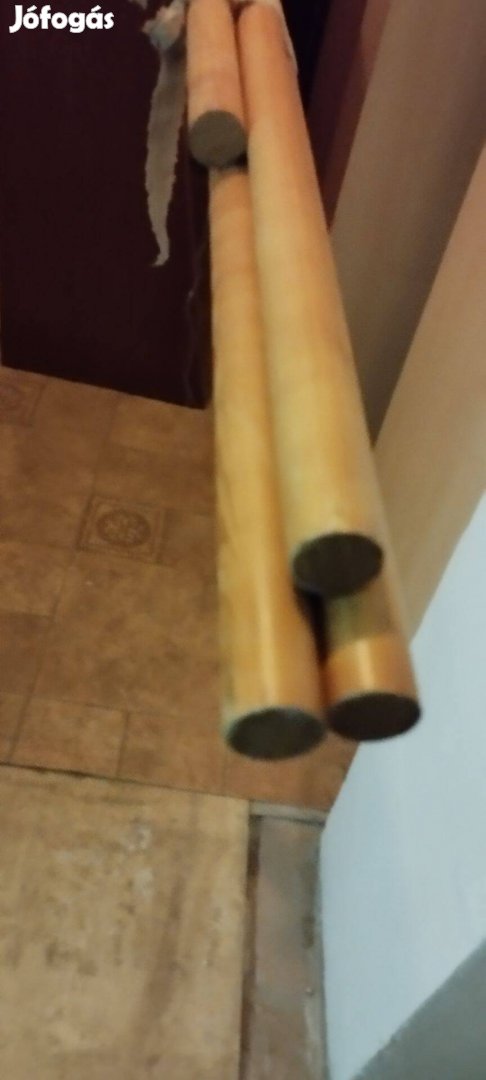 Karnis rúd világos színben