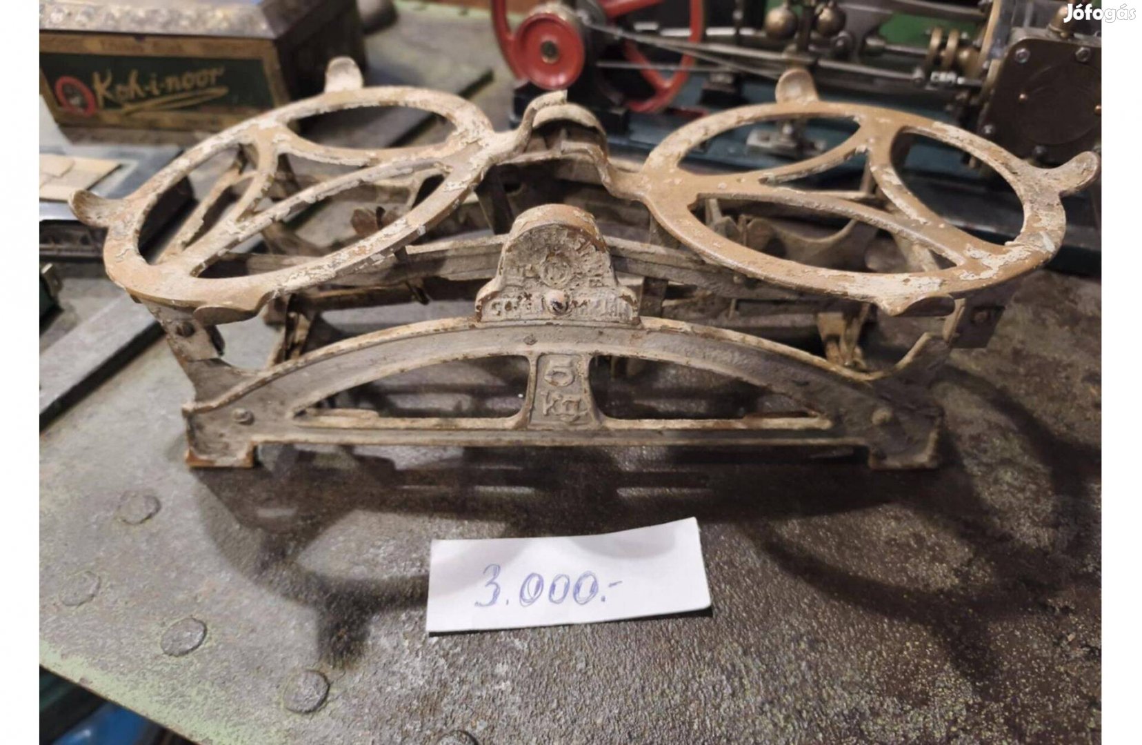 Karos mérleg, 20. század közepei mérleg, konyhai mérleg