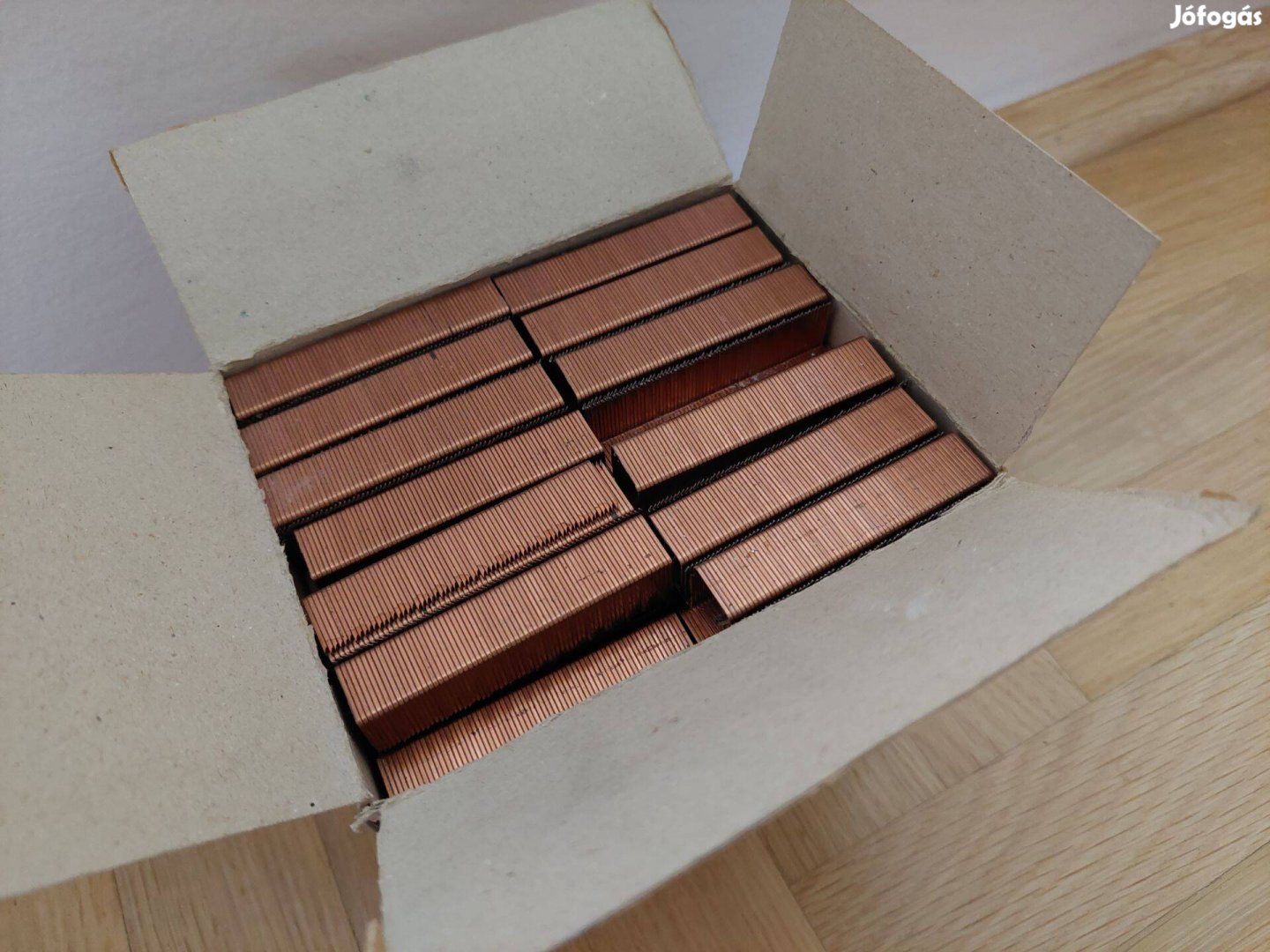 Kárpitos tűzőgép kapocs, ipari tűzőgép kapocs. 12 mm x 13 mm Budapeste