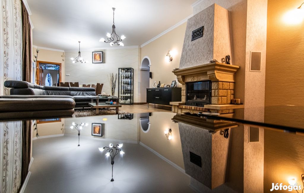 Kartal, Orgona utca, 226 m2-es, családi ház, 8 szobás,