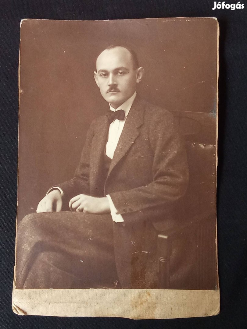 Kartonra kasírozott férfi portré fotó 1921