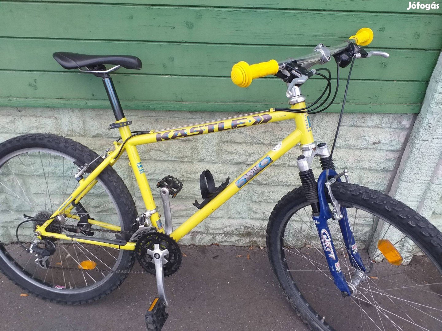 Kastle,Rocshox teleszkóp, Shimano Alivio teljes szet, kerékpár